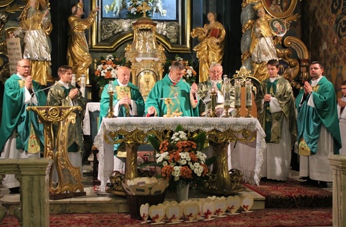 Uroczysta liturgia w żywieckiej konkatedrze rozpoczęła 14. TzE