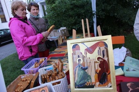 Można było kupić małe i duże ikony, wśród nich także te namalowane przez siostry klaryski