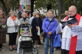 W Gdańsku Koronka do Bożego Miłosierdzia wybrzmiała głośno dzięki znacznej grupie modlących się osób