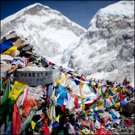 Oficerowie łącznikowi wypraw na Everest z GPS
