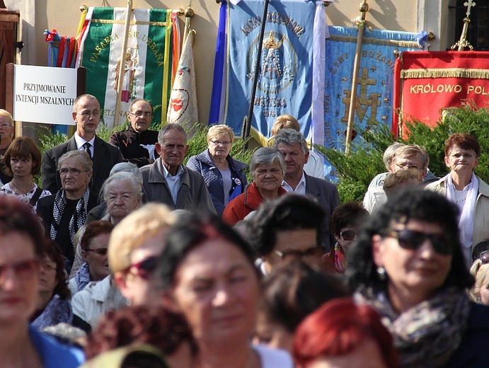 Żywy Różaniec w Rokitnie