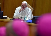 Papież otworzył synod