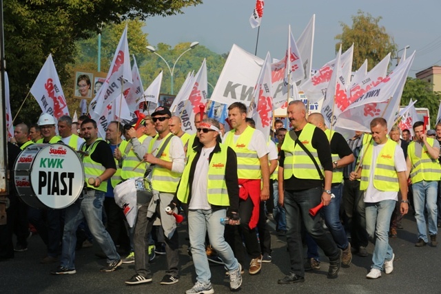 Manifestacja górników pod kopalnią "Brzeszcze"