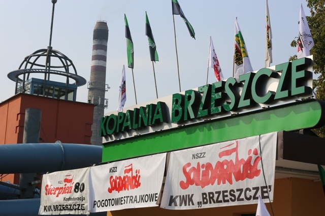 Manifestacja górników pod kopalnią "Brzeszcze"