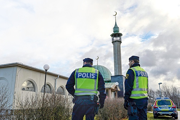 Dzielnice szwedzkich miast, określane w policyjnym raporcie jako „strefy no go”, najczęściej są zamieszkane przez islamskich imigrantów