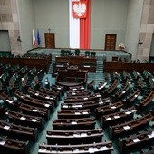 Nowy sondaż: Tylko trzy ugrupowania w Sejmie