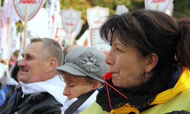 Nauczyciele domagali się podwyżek płac i lepszych warunków pracy