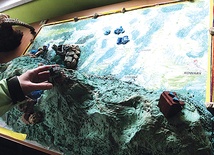  W Centrum Edukacji Ekologicznej niedowidzący i niewidomi mogą poznać Karkonosze na podstawie tej oryginalnej mapy