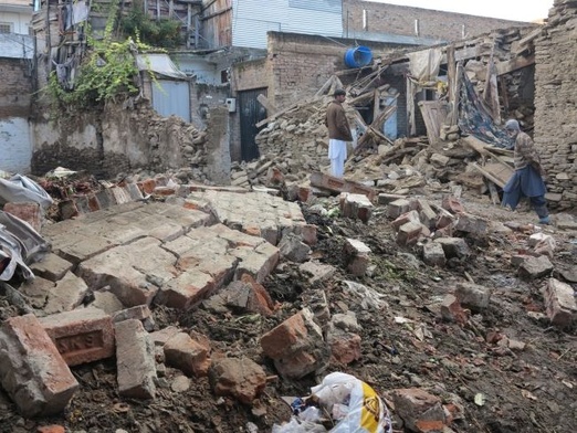 Już blisko 300 ofiar trzęsienia ziemi
