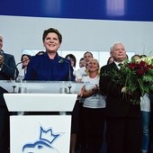 Podczas wieczoru wyborczego w siedzibie PiS panowały szampańskie nastroje.  Za mównicą kandydatka na premiera, Barbara Szydło