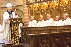 Uczestników spotkania podczas ćwiczeń duchowych odwiedził abp Józef Górzyński
