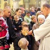 Św. Joanna jest patronką lekarzy, małżeństw, rodzin, dzieci poczętych, matek w stanie błogosławionym i Akcji Katolickiej
