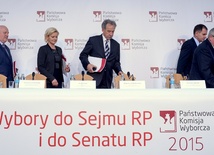 Oficjalnie: PiS ma większość w Sejmie i Senacie