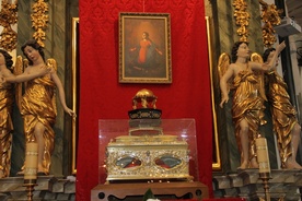 Bp Alojzy Orszulik wkładał wiele wysiłku w szerzenie kultu św. Wiktorii