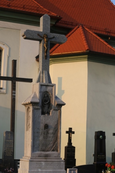Cmentarz parafialny w Zebrzydowicach