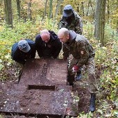 Mieszkańcy Szczeglina i pasjonaci historii wspólnie dbają o przeszłość dla przyszłości