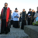 Z Krzyżem w byłym KL Birkenau