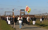 Z Krzyżem w byłym KL Birkenau