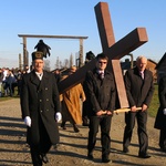 Z Krzyżem w byłym KL Birkenau