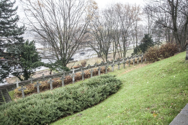 Wieńce pod bramą straceń