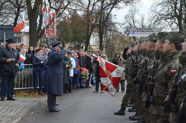 Ku chwale niepodległej 