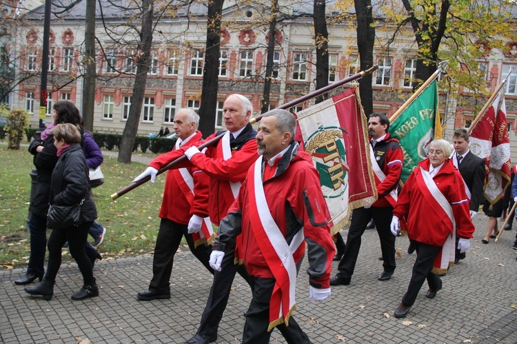 Msza w intencji ojczyzny i z okazji 35. rocznicy sądeckiego KIK-u