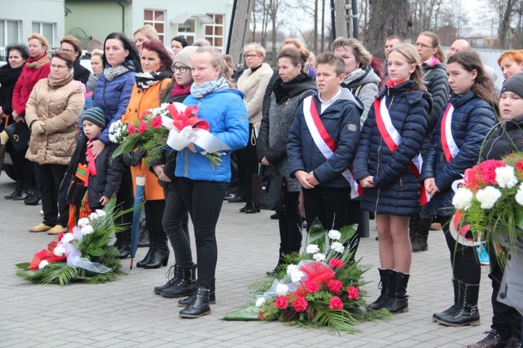 Uroczystości patriotyczne w Łyszkowicach