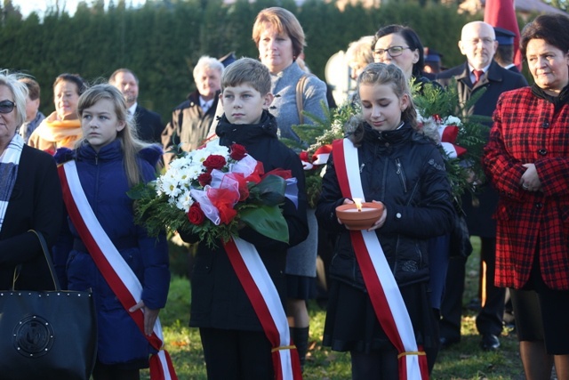 Powstańcze sztandary w Starej Wsi