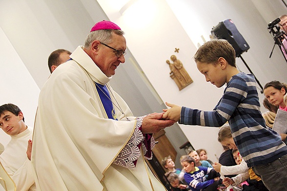  Charakterystycznego  charyzmatu spotkania doświadczyli wszyscy – młodsi i starsi