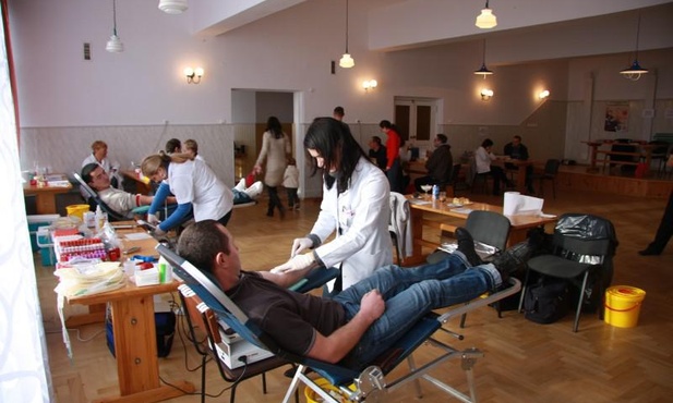 Klub HDK OSP Zakrzów w ubiegłym roku także organizował akcję poboru krwi w remizie w Łukanowicach