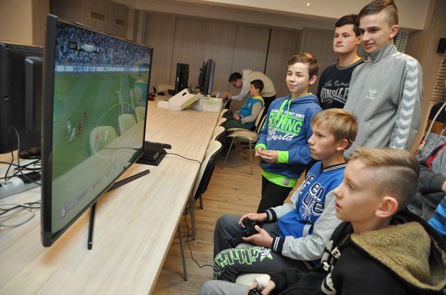 Parafialny puchar w grę "Fifa"