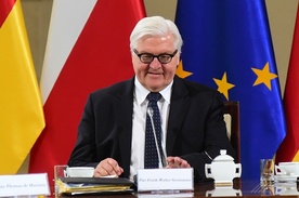 Steinmeier przeciw "wymachiwaniu szabelką" wobec Rosji