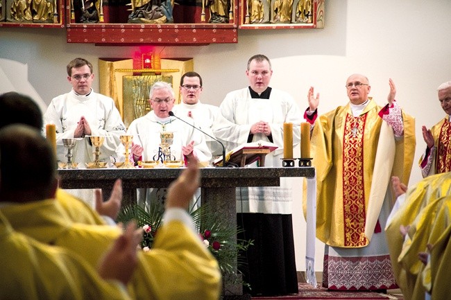 Uroczystej Mszy św. na zakończenie jubileuszowych obchodów przewodniczył nuncjusz apostolski abp Celestino Migliore