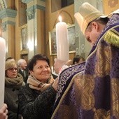 Przedstawiciele bielsko-żywieckich parafii odebrali świece jubileuszu chrztu Polski