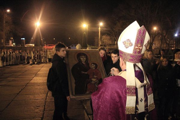 Powitanie symboli ŚDM i Eucharystia na rozpoczęcie Adwentu