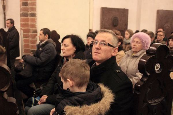 Powitanie symboli ŚDM i Eucharystia na rozpoczęcie Adwentu