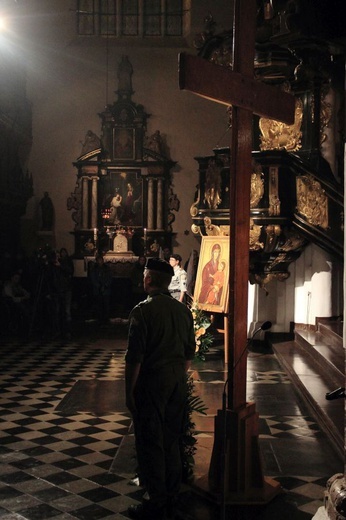 Powitanie symboli ŚDM i Eucharystia na rozpoczęcie Adwentu