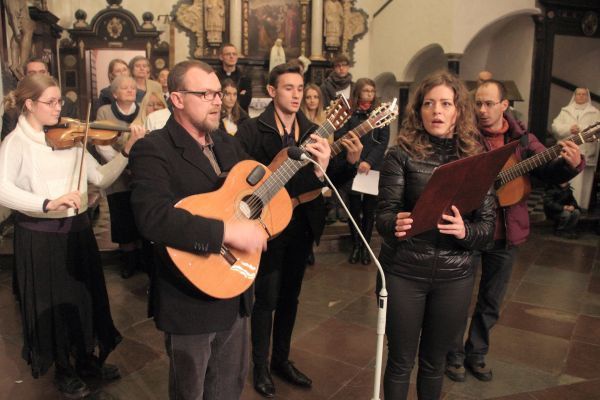 Powitanie symboli ŚDM i Eucharystia na rozpoczęcie Adwentu