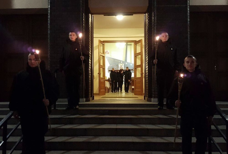 Symbole ŚDM w kościele garnizonowym