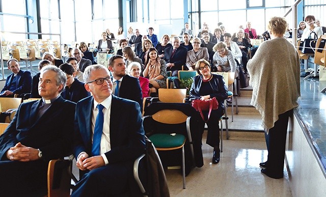 4 grudnia w Auli Błękitnej Uniwersytetu Opolskiego świętowano 20-lecie działalności Katolickiego  Ośrodka Adopcyjnego i Opiekuńczego