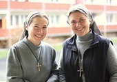 Misjonarki klaretynki (od lewej: s. Ewa i s. Bogusława) można spotkać w naszej diecezji w Modlinie Twierdzy