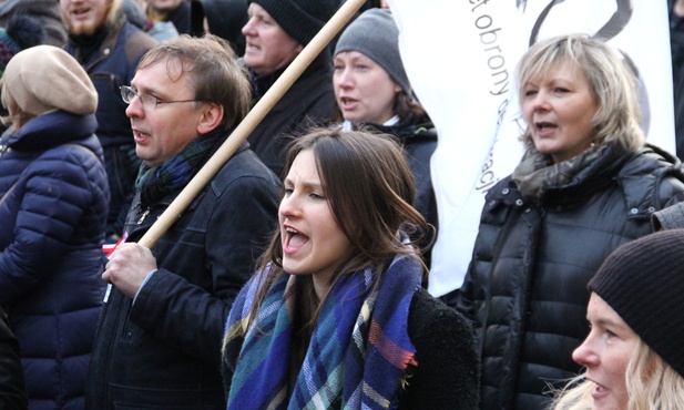 Obronimy konstytucję! - krzyczeli manifestanci