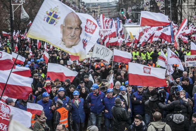 V Marsz Wolności i Solidarności. W drodze pod Belweder