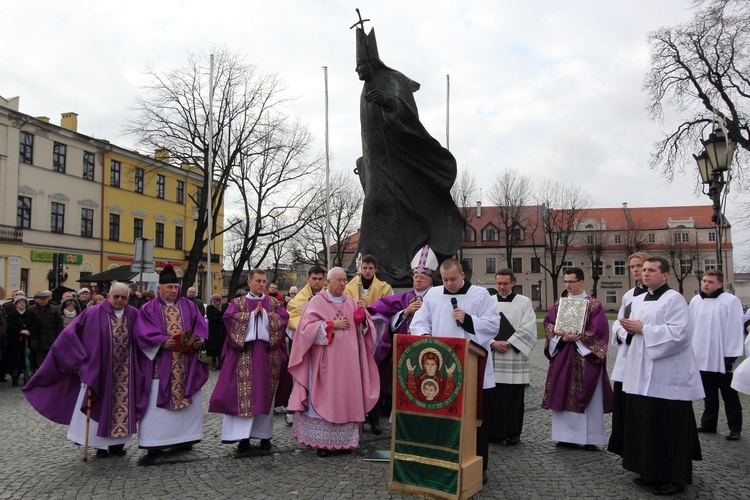 Otwarcie Bramy Miłosierdzia w Łowiczu