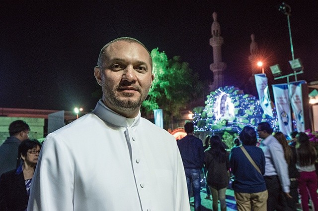 Ks. Jerzy Jurczyk  jest duszpasterzem polskiej wspólnoty katolickiej  w parafii NMP  w Dubaju
