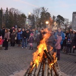 Świąteczne spotkanie na placu