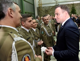 Prezydent do żołnierzy: Jestem z was dumny