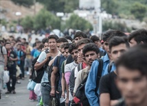 Milion migrantów przybyło do Europy w 2015 r. 
