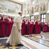 Papież Franciszek podczas spotkania z trybunałem  Roty Rzymskiej 