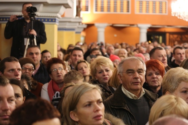 Góralska kolęda w kościele w Straconce